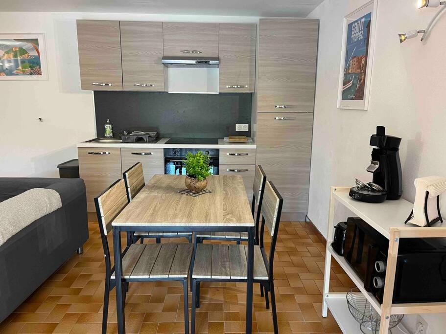Bas De Villa 70M2 Independant Avec Espace Jacuzzi Prive Le Lavandou Extérieur photo