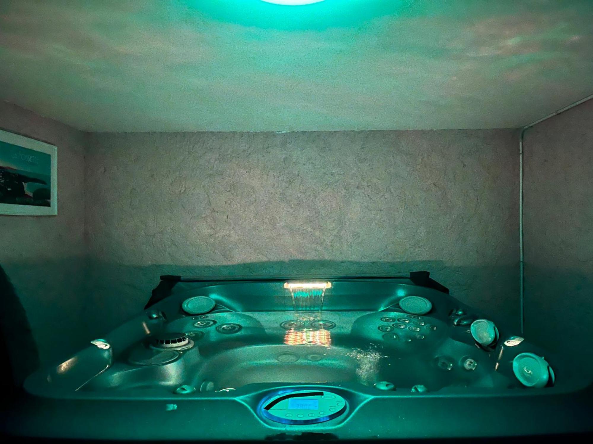 Bas De Villa 70M2 Independant Avec Espace Jacuzzi Prive Le Lavandou Extérieur photo
